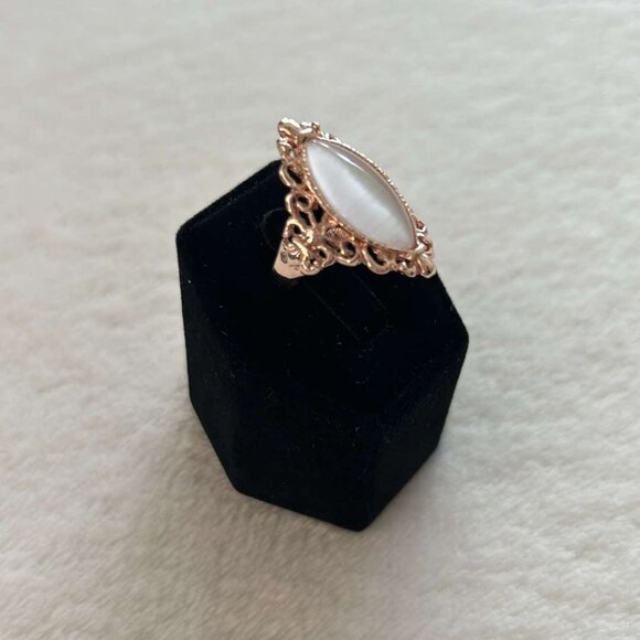 Rose Gold, Retro-Antique Filigree Designed Ring Setting of Light Silky Moonstone - Picture 8 of 8